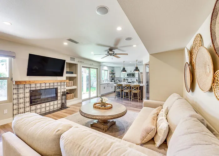 Val Vista Lakes Extended Getaway: Hot Tub Access!