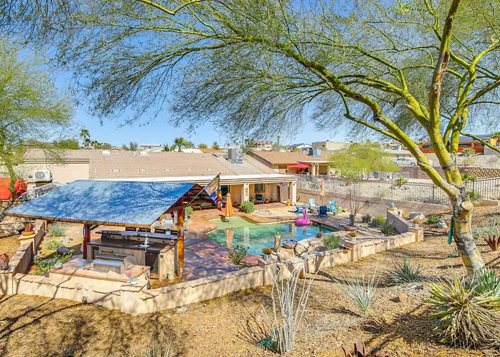 2 Mi To Lake Havasu: Poolside Paradise!