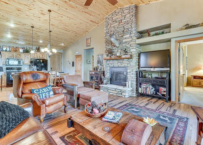 Rustic Retreat W/ Spacious Deck In Show Low!