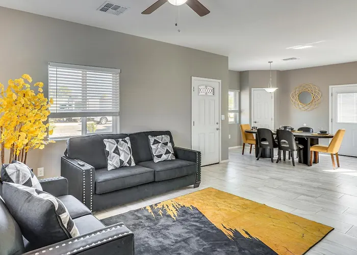 3 Mi To Tucson Mall: Home W/ Large Outdoor Space!