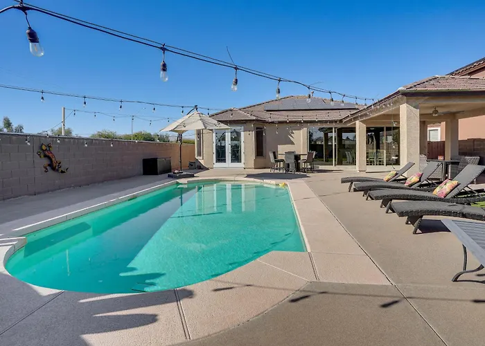 5 Mi To Surprise Stadium: Chic Home W/ Pool