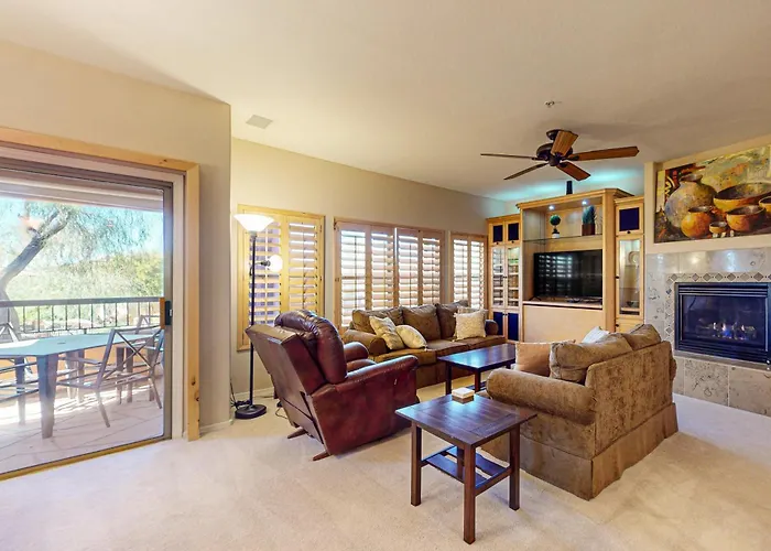 Balcony & Pool Access! Extended Stay In Scottsdale