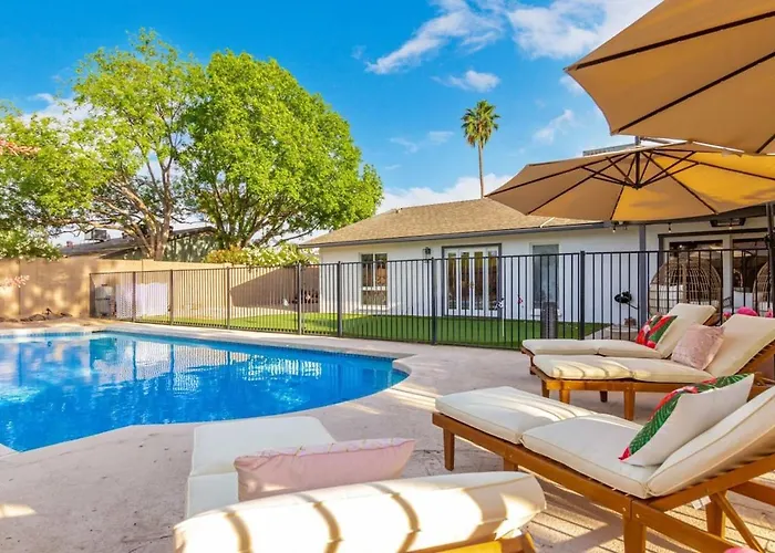 Corrine Family Oasis With Heated Pool & Putting Green