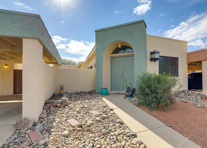 Sunny Tucson Townhome W/ Patio & Mountain Views!