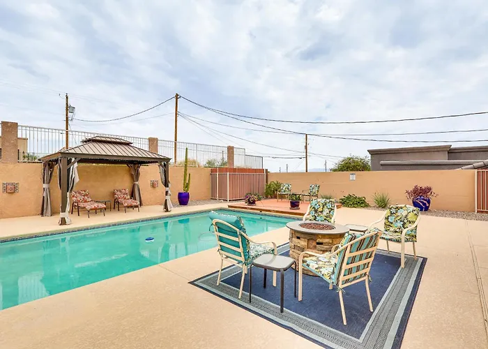 Grill & Dine Outside: Lake Havasu Home W/ Pool!