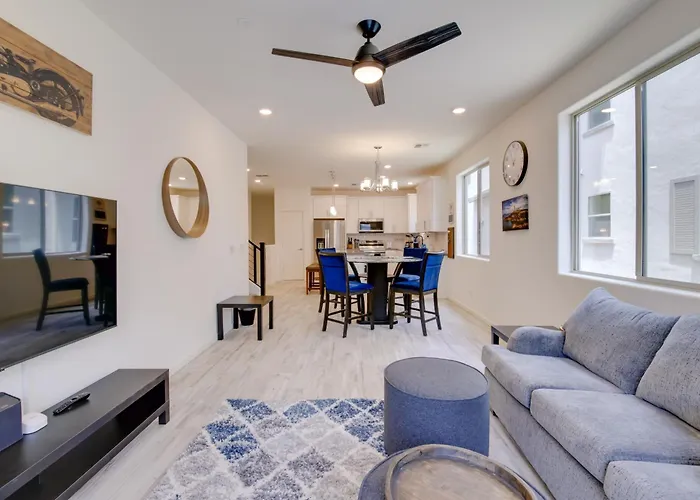 1 Mi To Intel Campus! Chandler Townhome W/ Pools