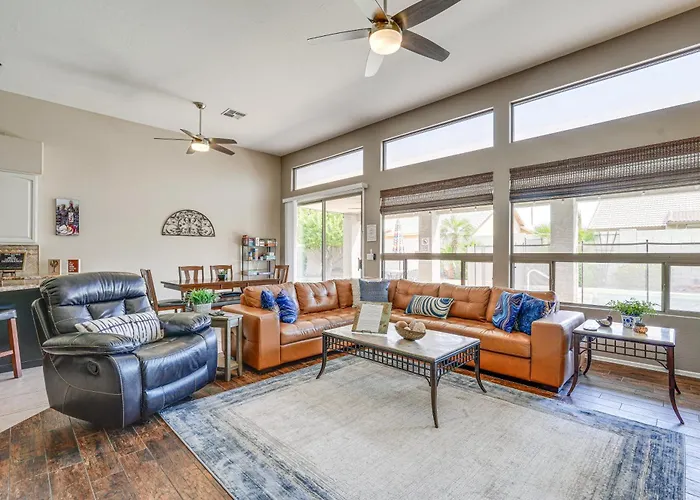 Relax Poolside In Mesa: Family Home 12 Mi To Dtwn