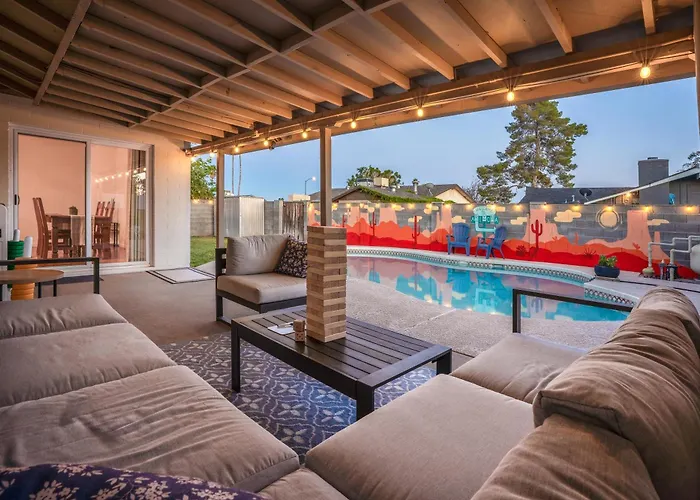 Phoenix Pool Home, Dog Yard & Ev Charger