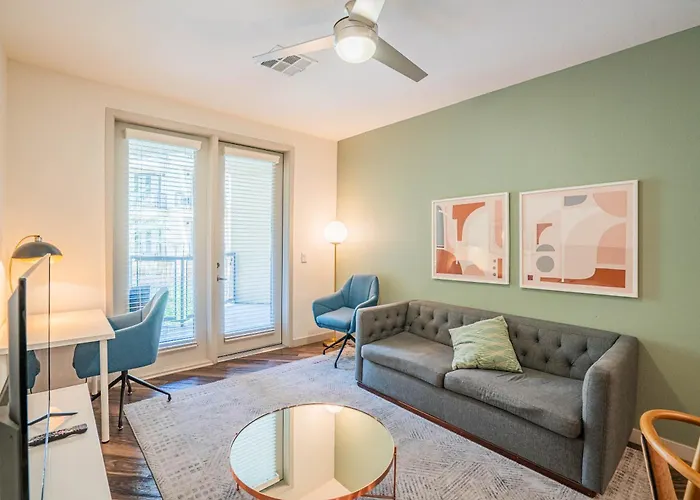 Boulevard Stays Modern Roosevelt Row Suite 2Br Pool Gym 6