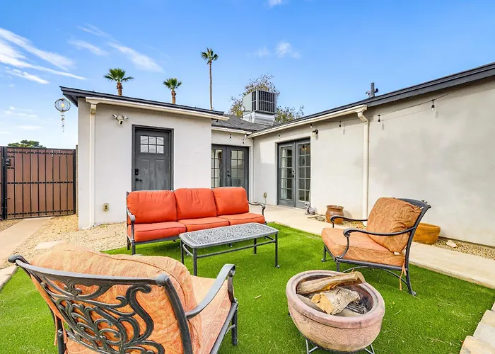 1 Mi To Grand Ave: Modern Home W/ Spacious Yard!