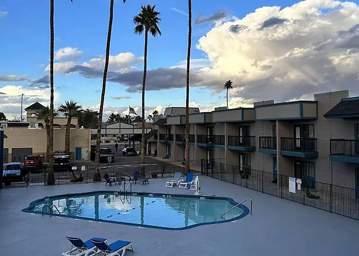 Super 8 By Wyndham Mesa Downtown Near Convention Center