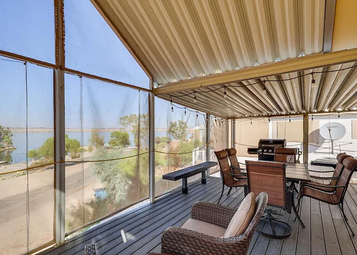 Boat Launch + Mtn Views: Lake Havasu Cabin