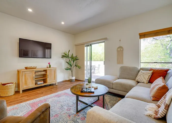 Tucson Foothills Oasis Near Hiking Trails!