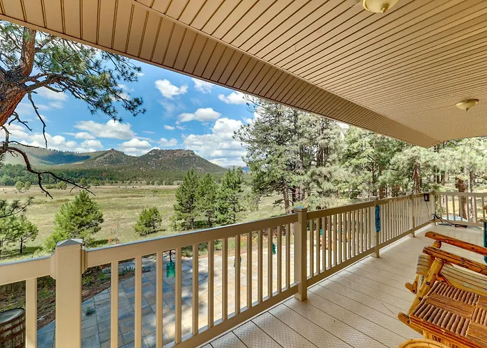 Peaceful Nutrioso Cabin Retreat W/ Mountain Views!