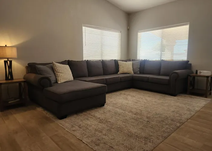 Paradise Home With King Bed & Room For The Family