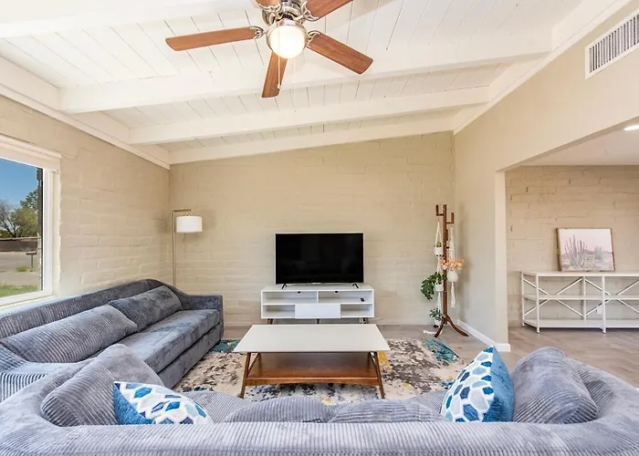 Kids Playground, Pet-Friendly, Office, 5Beds!
