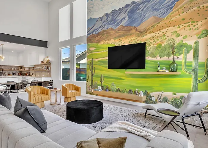 Modern Dreamland In Old Town