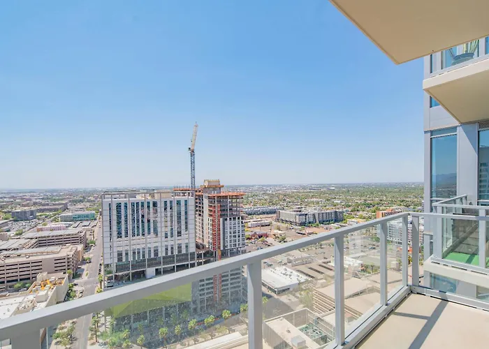 Luxury 28Th Floor High Rise, Gym, Parking, Pool, Golf