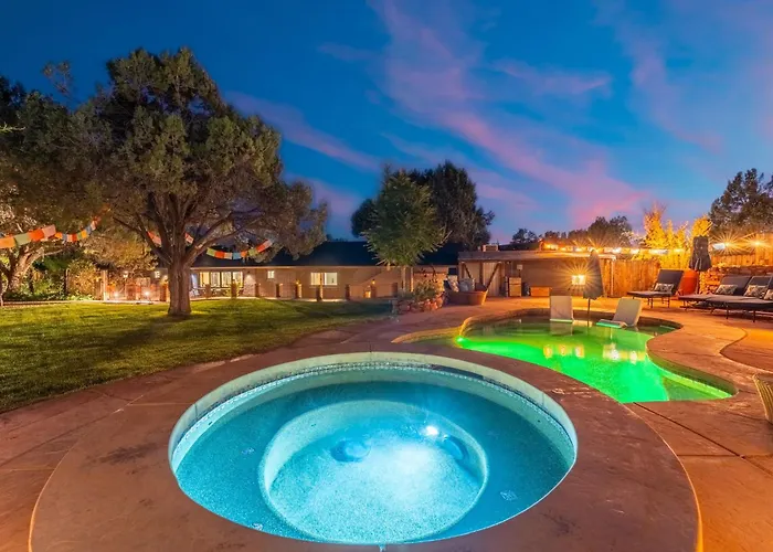 4Br Sedona Retreat With Grotto Style Pool And Hot Tub
