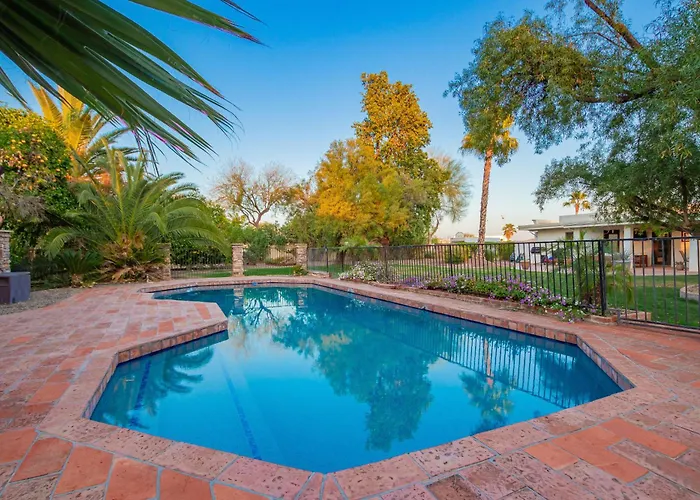 Family Gem In Paradise Valley: Hot Tub, Large Yard