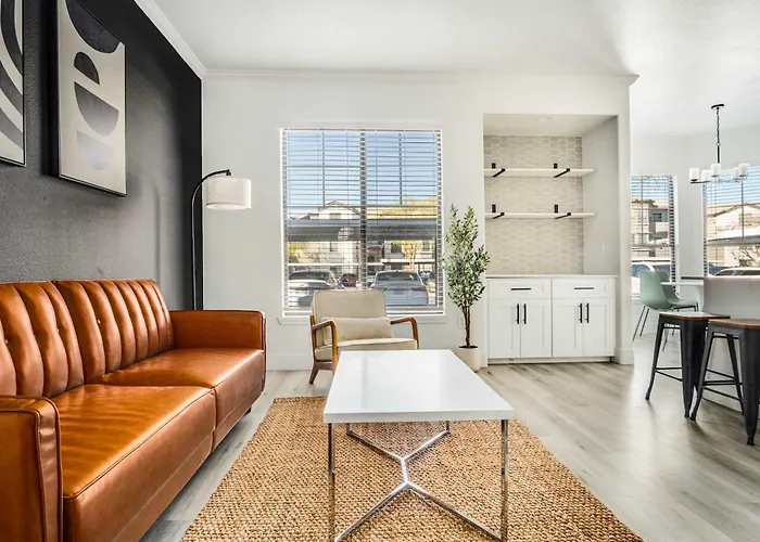 Boulevard Stays 2Br By Stadium Pool Parking Gym 08