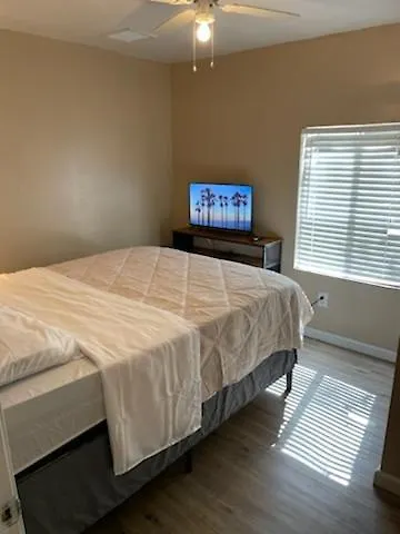 Private Room In Downtown Full Kitchen And Bathroom Shared Arts Roosevelt Row Convention Center Stadiums Asu Downtown Phoenix