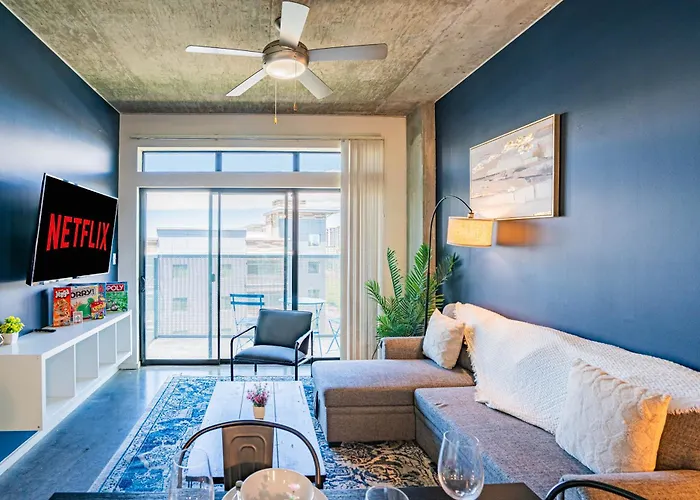 Desirable 2Bd - Central Dt, Gym, Pool, Parking Sleep8