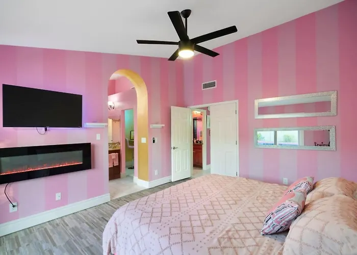 Barbie'S Dreamworld Scottsdale Hot Tub&Hometheater