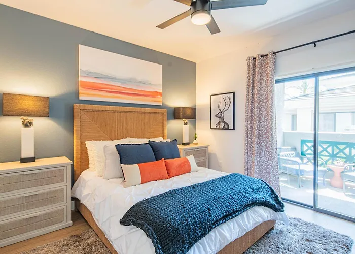 Retail & Sun Oasis Remodeled 2-Queen 2Br Suite