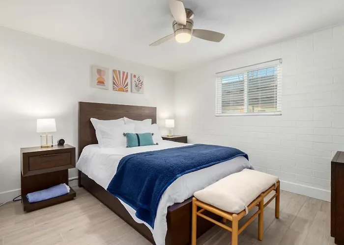 2Br Scottsdale Getaway With Pool And Parking