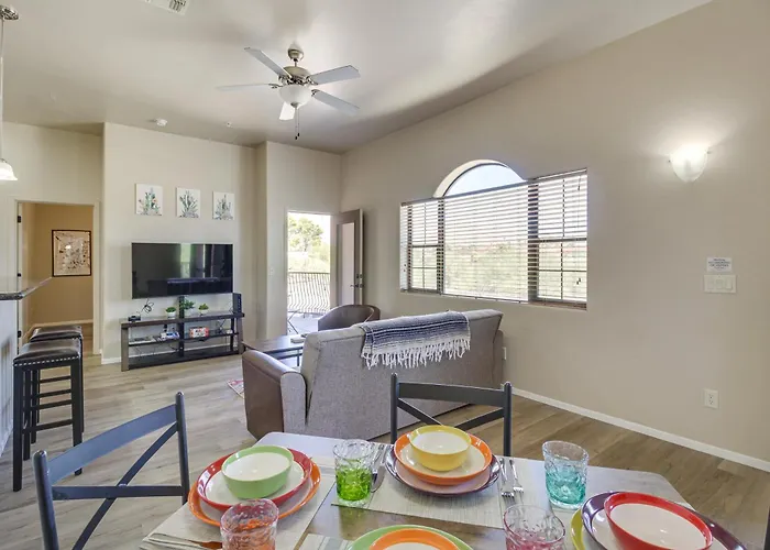 Tucson Condo Rental W/ Balcony + Mountain View!