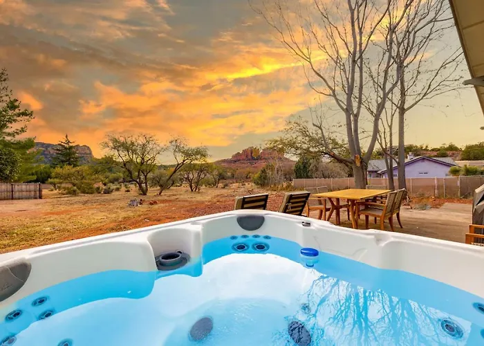 Sedona Chapel Escape With Private Hot Tub And Views