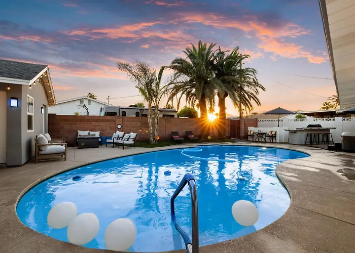 Cactus Oasis 5-Br House Casitaheated Spa & Pool