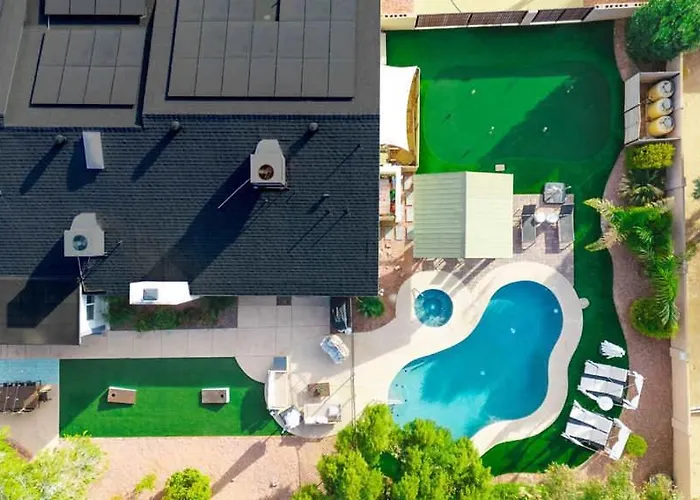 Desert Oasis Resort Style Backyard Sleeps 18 Games