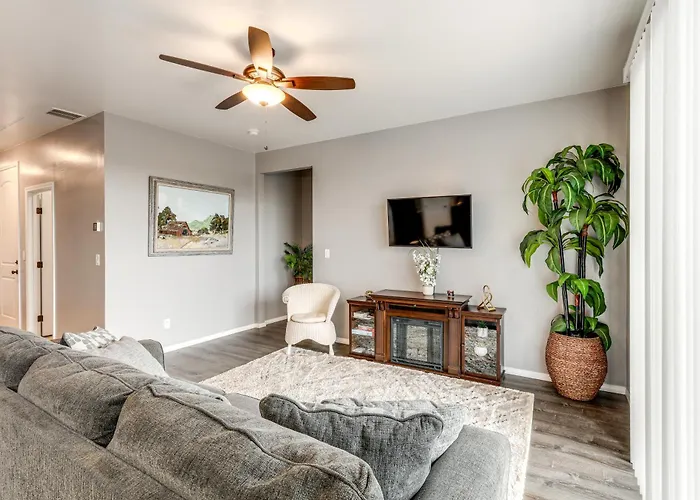 Ski, Hike & Explore: Bellemont Home W/ Fenced Yard