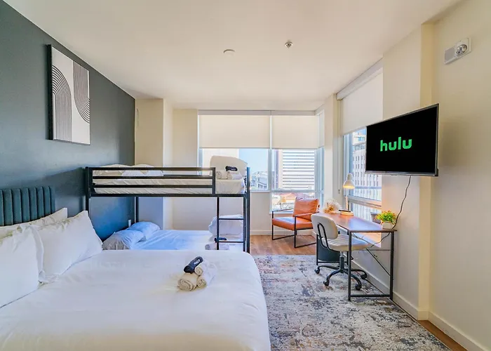 Serene Haven Dt Highrise, Gym, Pool, Parking, W-D, Golf
