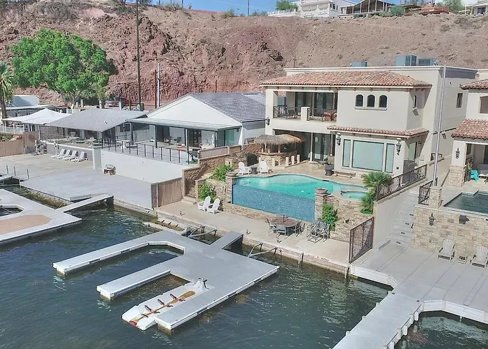 Splash Landing | Riverfront Estate With Infinity Pool, Guest House & Private Docks