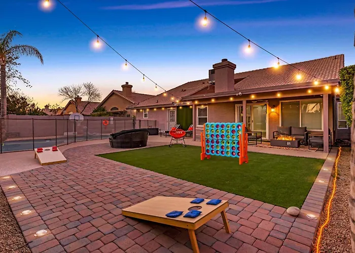 Vibrant Home - Heated Pool, Arcade, & Fire Pit