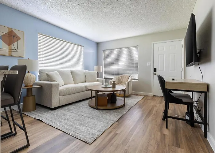Landing Stunning 1Bd In Maryvale Village