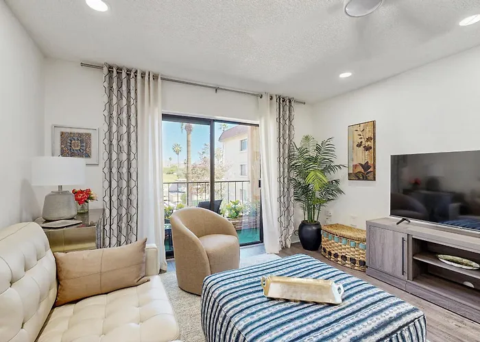 Mtn-View Balcony: Condo 6 Mi To Dtwn Phoenix