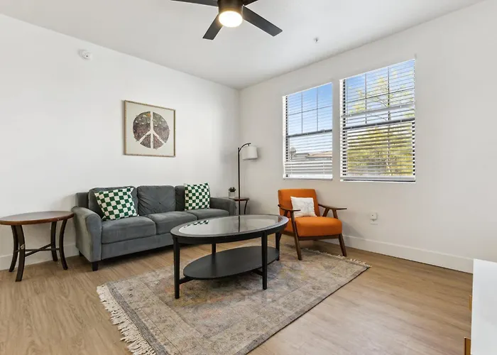 Cozysuites Glendale By The Stadium With Pool 26