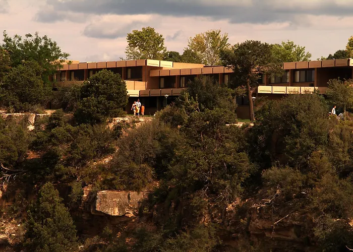 Thunderbird Lodge