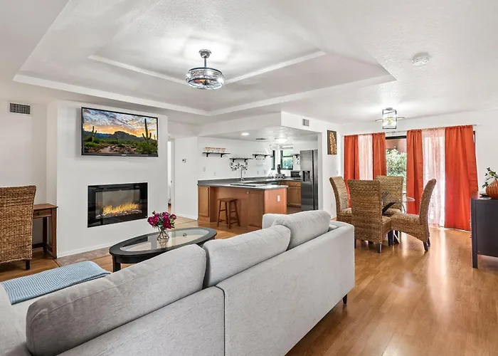 Luxurious Gated Condo In Sabino Cyn, Resort Style Living