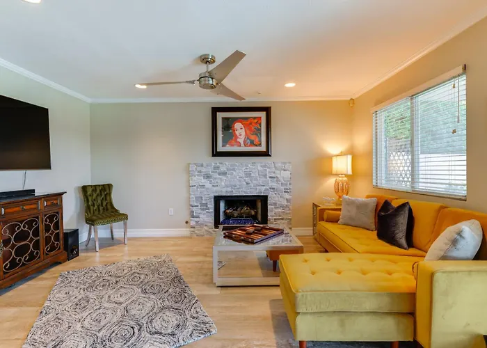 Lakefront Living! Huge Phoenix Home W/ Pool Table