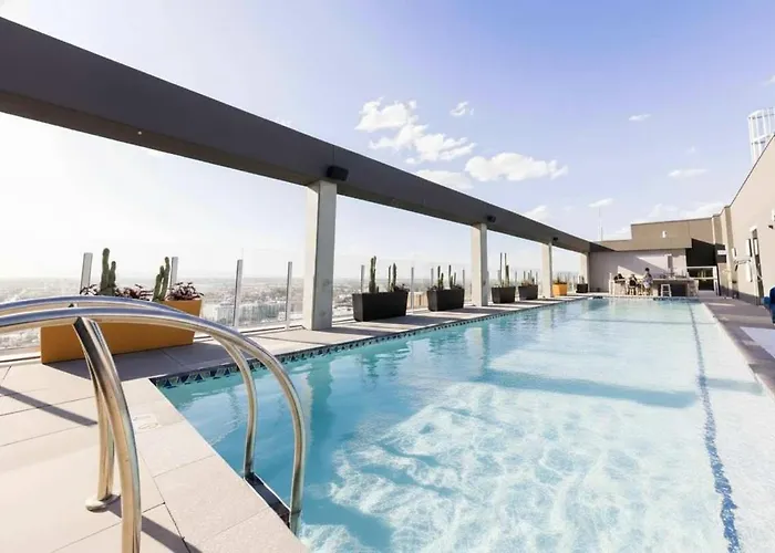 Boulevard Stays Downtown Highrise Stu Sky Pool Parking Gym 07