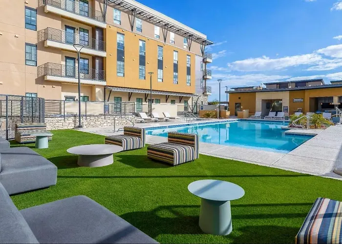 Landing Apartments - Solace At Ballpark Village