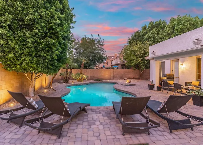 Desert Escape Minutes From Shopping, Dining & Golf