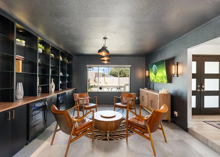 Minutes From Shopping, Dining & Golf, Hot Tub