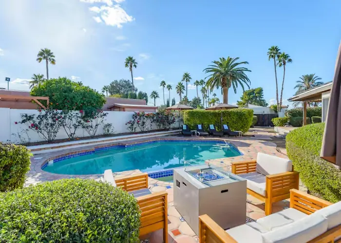 Stylish 3Br Oasis - Private Pool, Billiards And More