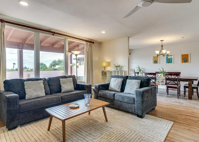 Mtn-View Townhome W/ Pools: 5 Mi To Sabino Canyon!